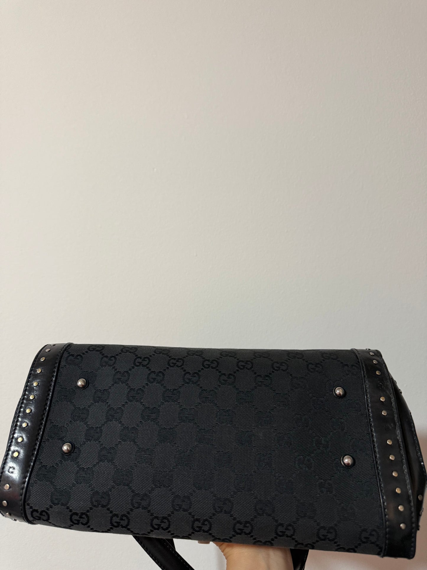 Gucci Bamboo Studs GG
Shoulder Bag